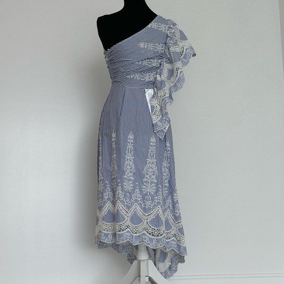 BCBG MaxAzria Striped Crochet Blue one shoulder Size 2 eyelet NWT - Picture 6 of 10